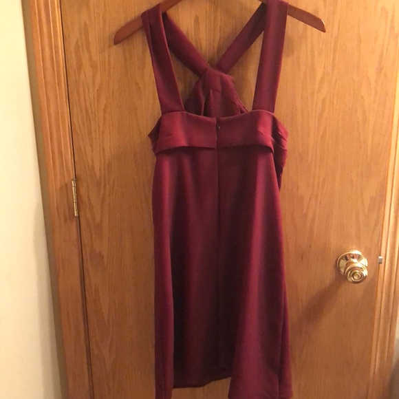 Burgundy, T-strap, shift dress - Picture 4 of 4